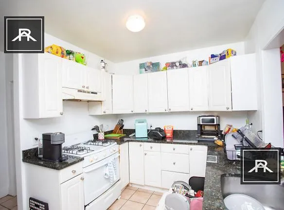 50 Egmont St unit 1 - Brookline, MA 02446 - Home For Rent