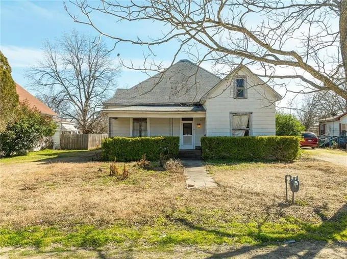 806 E Limestone Avenue, Mart, TX 76664 for Sale