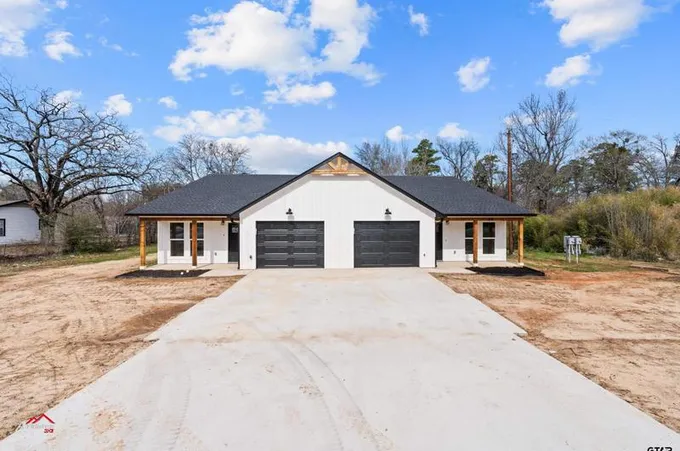 3219 Stone Rd, Kilgore, TX 75662 - MLS 24001867 for Sale