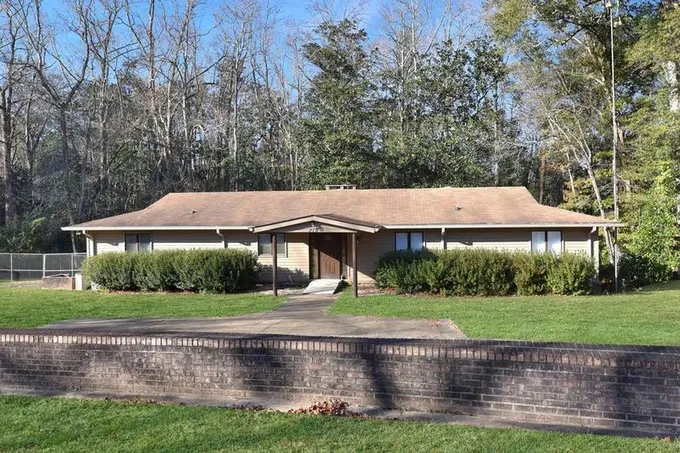 219 RIVERSIDE DR, Dothan, AL 36303 Single Family Residence For Sale  MLS# 195703