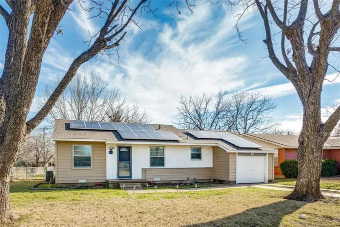 811 Turner Street, Cleburne, TX 76033 for Sale