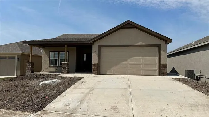 2122 Greenfield Pt, Kearney, MO 64060  MLS# 2351362 for Sale