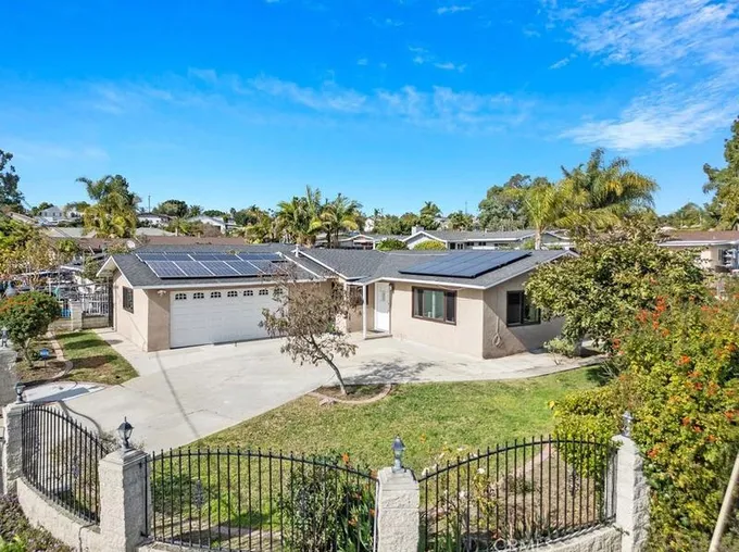 609 Spires St, Vista, CA 92083 - MLS ND24013425 for Sale