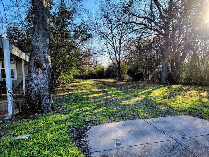 4403 Poinsetta Drive, Fort Worth, TX 76114 for Sale