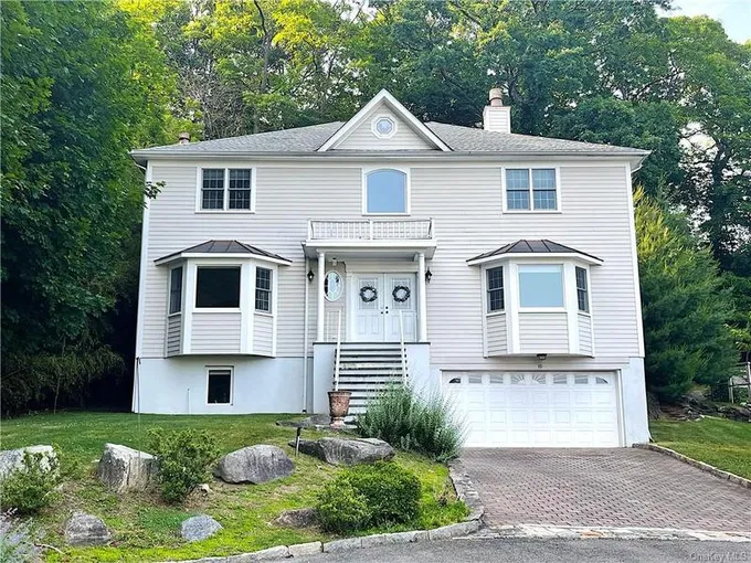 10 Varela Lane, New Rochelle, NY 10801 for Sale