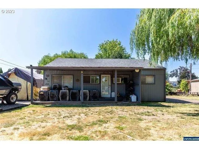 1011 F ST, Lebanon OR 97355 for Sale