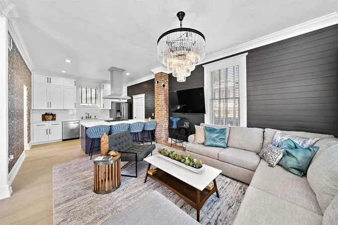 1910 Ave M 1/2, Galveston, TX 77550 for Sale