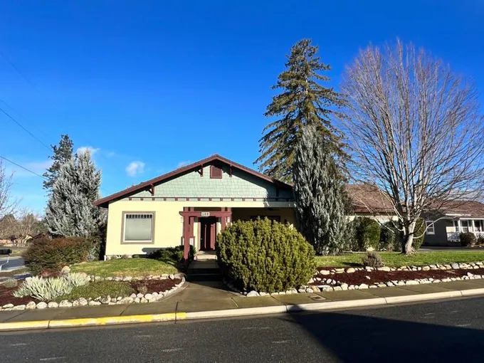 100 SW Lowe Court, Grants Pass OR 97527 for Sale