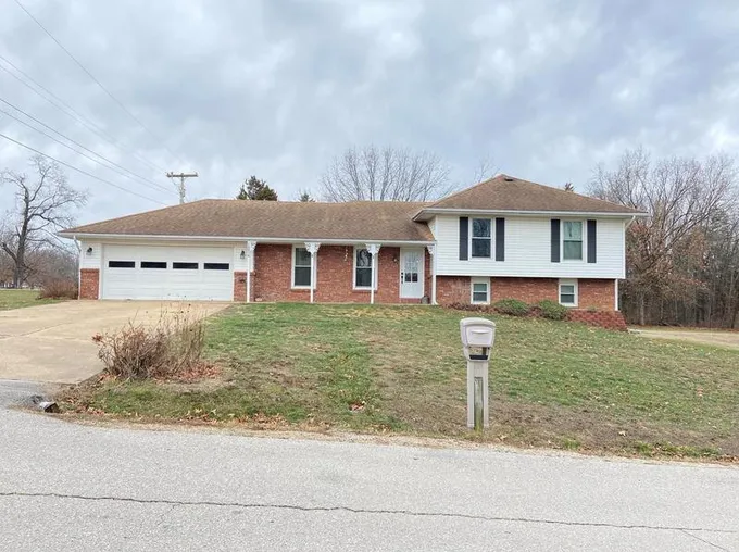 18814 Lamb Ln, Waynesville, MO 65583 - MLS 24000914 for Sale