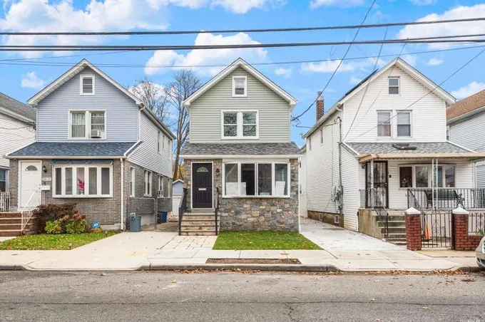 21520 104th Ave, Queens Village, NY 11429 - MLS 3511241 for Sale