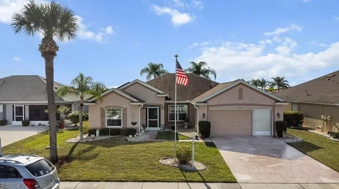 2329 Emerald Lake Dr, Sun City Center, FL 33573 - MLS T3491486 for Sale