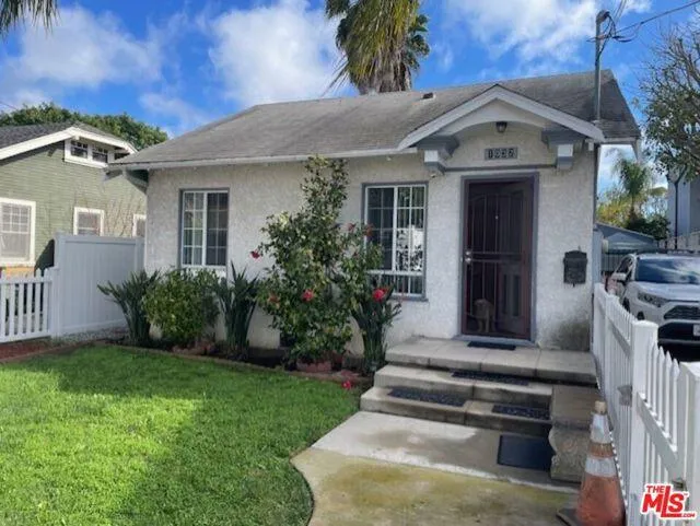 1032 Nowita, Venice CA 90291 for Sale