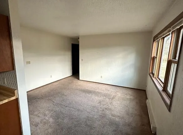 107 Brown Ave - Lisbon, ND 58054 - Home For Rent