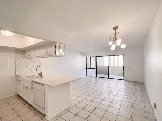1655 E Palm Canyon 504, Palm Springs CA 92264 for Sale