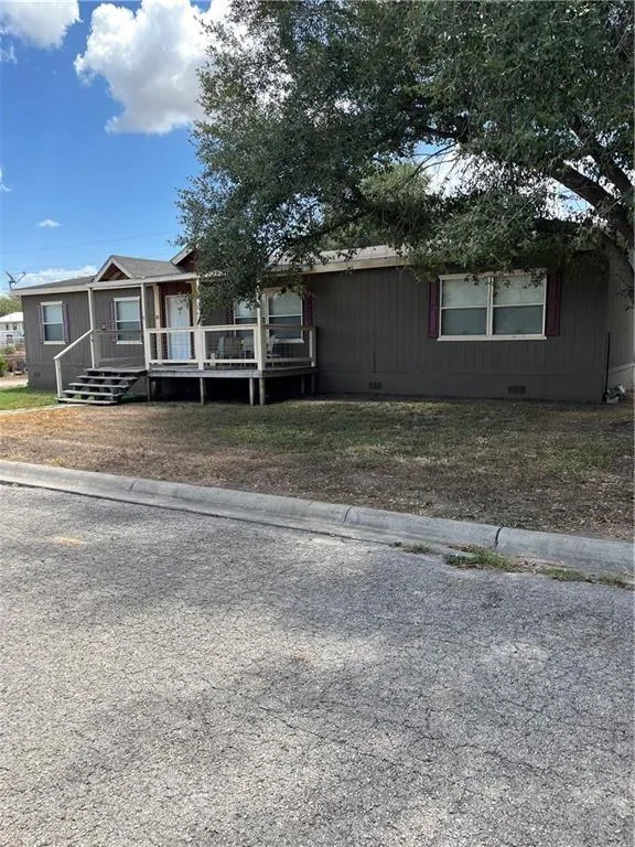 1301 William St, George West, TX 78022 for Sale