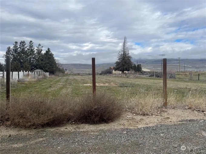 57 Airway Street, East Wenatchee, WA 98802 for Sale
