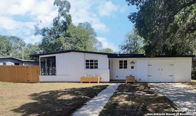 338 Brettonwood Drive, San Antonio, TX 78218 for Sale