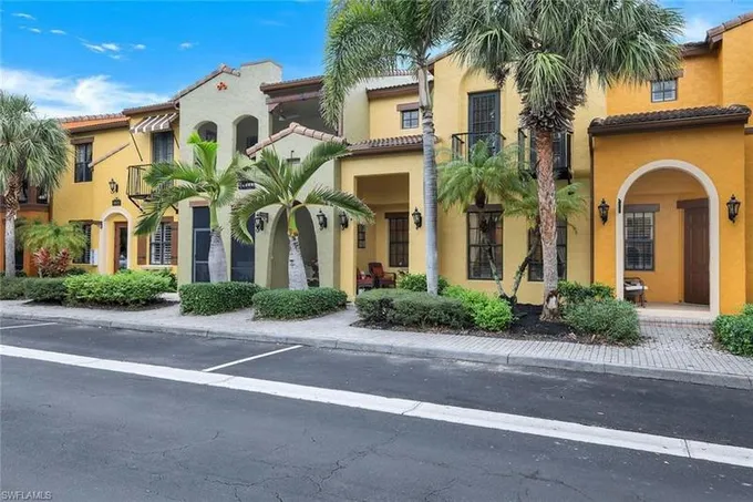 9077 RIALTO ST # 61-2, NAPLES, FL 34113 Townhouse For Sale  MLS# 224000691