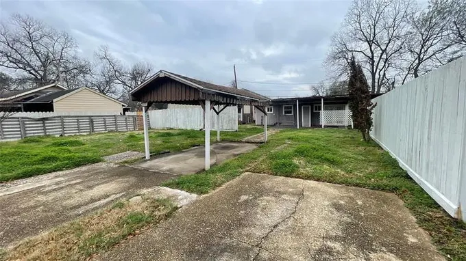 6806 Hemlock St, Houston, TX 77087 for Sale