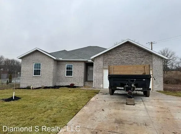 2210 Regan Cir - Ozark, MO 65721 - Home For Rent