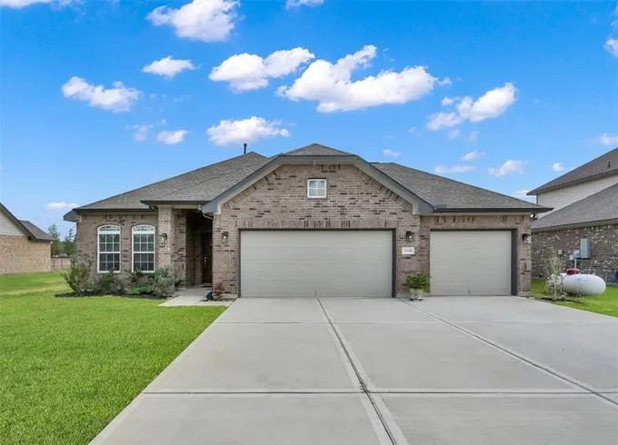 12348 N Chestnut Hills Dr, Conroe, TX 77303 for Sale