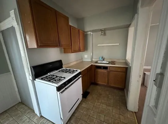 328 S Prospect St unit 3 - Rockford, IL 61104 - Home For Rent