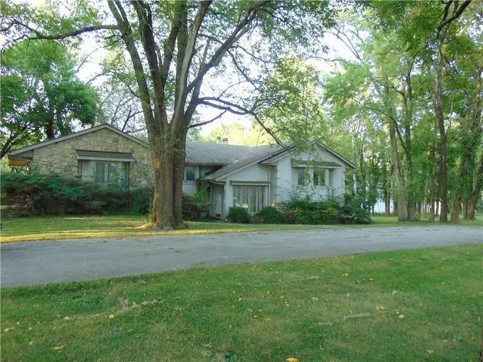 1400 NE COLBERN RD, Lee's Summit, MO 64086 Single Family Residence For Sale  MLS# 2464415