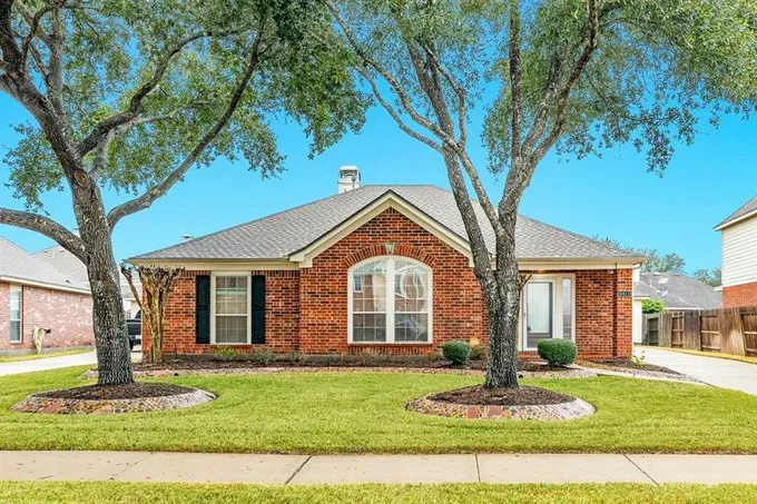 9811 GLASCOW GRN, Houston, TX 77089 Single Family Residence For Sale  MLS# 21561563