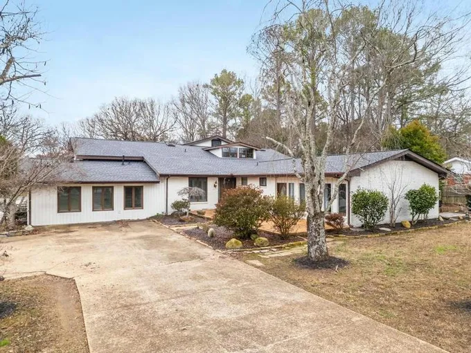 1147 LAKESIDE CIR, Hixson, TN 37343 Multi Family For Sale  MLS# 1386676