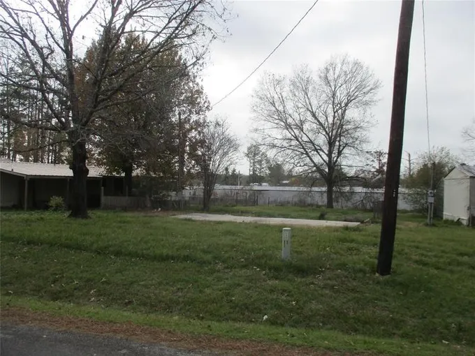 868 Yaupon Cove Dr, Onalaska, TX 77360 for Sale