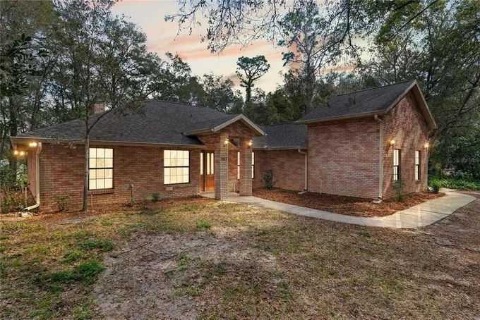 2011 PENNSYLVANIA DRIVE, DELAND, FL 32724  624468639 for Sale