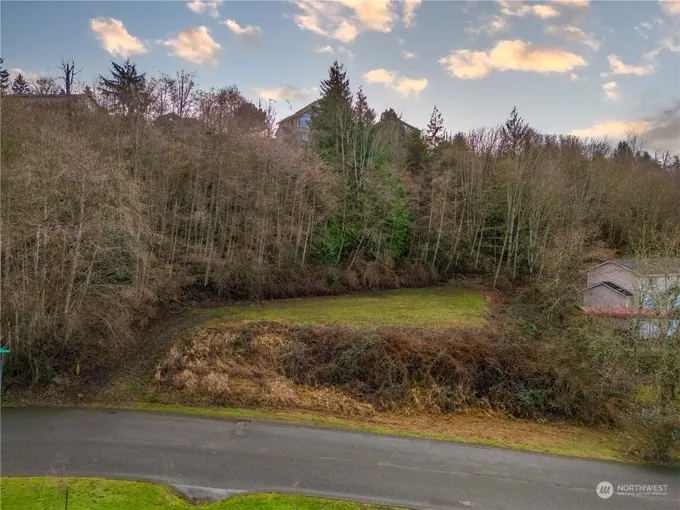 1900 5th Street Southeast, Puyallup, WA 98372 for Sale