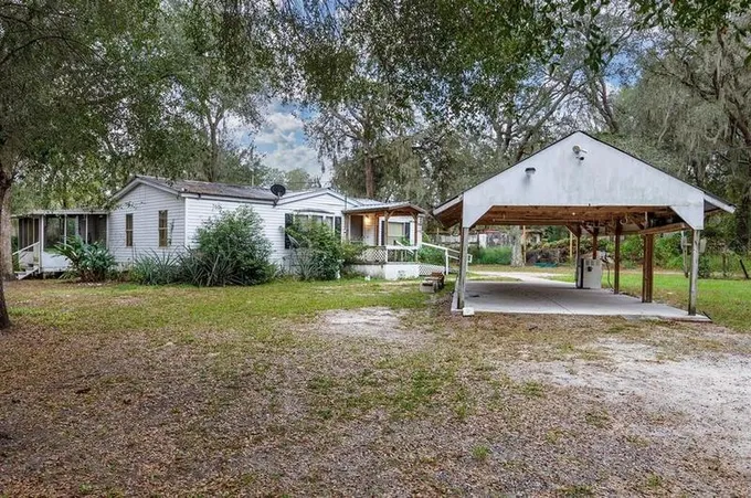 20895 SE 156th Pl, Umatilla, FL 32784 - MLS G5075812 for Sale