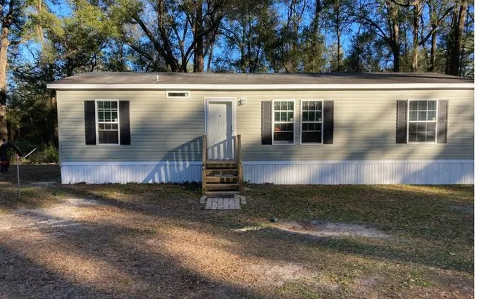 226 SW Maryann Gln, Fort White, FL 32038  MLS# 121930 for Sale