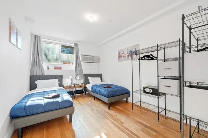 Bed in a twin bedroom in the heart of Brooklyn (males only) for Rent