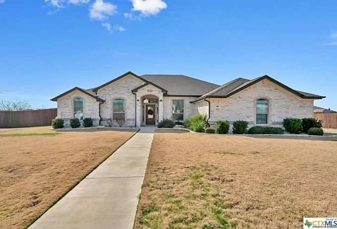 5262 Barzona Drive, Belton, TX 76513 for Sale