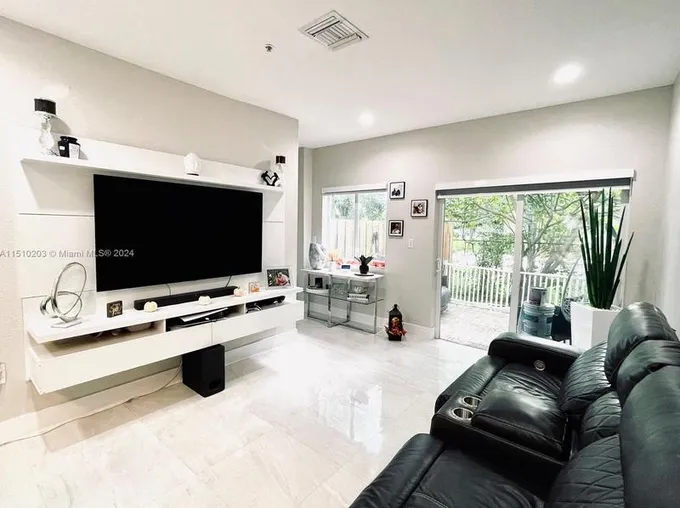 7985 NW 8th St #101A, Miami, FL 33126 - MLS A11510203 for Rent