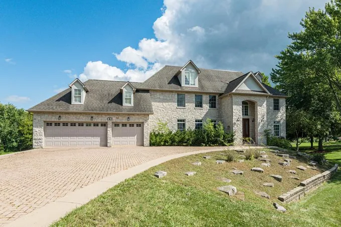 6 Orchard Lane, Hawthorn Woods, IL 60047 for Sale