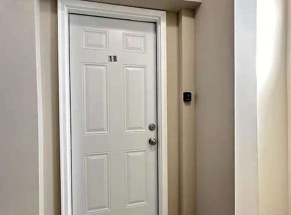 2238 N Fulton Ave unit 2 - Baltimore, MD 21217 - Home For Rent