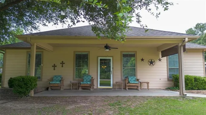 585 S Canyon Dr, Onalaska, TX 77360 for Sale