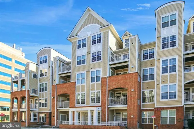 2701 BELLFOREST CT APT 401, VIENNA, VA 22180 Condominium For Sale  MLS# VAFX2162876