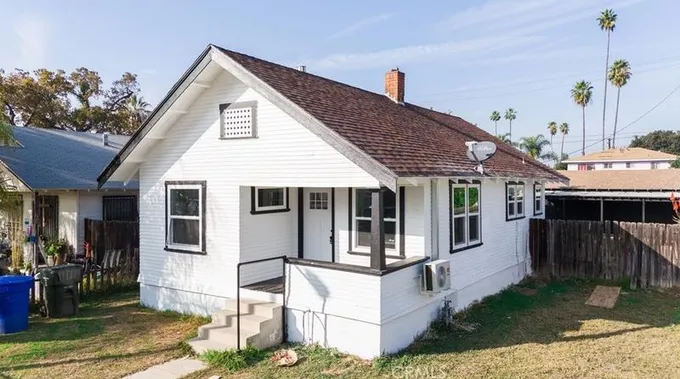 857 W 7th St, Pomona, CA 91766 - MLS IV24001602 for Sale