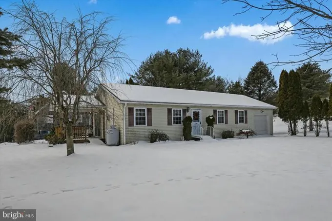 1210 GERONIMO DR, AUBURN, PA 17922 Single Family Residence For Sale  MLS# PASK2013686