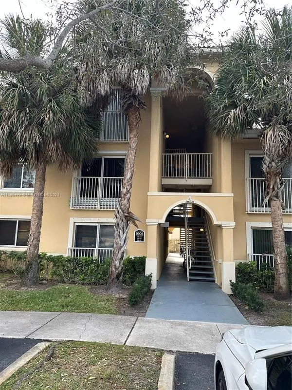 9905 Westwood Drive, Unit 373, Tamarac, FL 33321 for Rent
