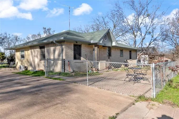 903 E 9th St, Kemp, TX 75143 for Sale