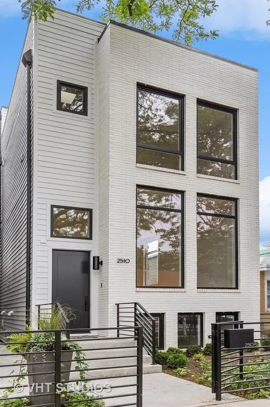 2510 W Superior St, Chicago, IL 60612 - MLS 11960043 for Sale