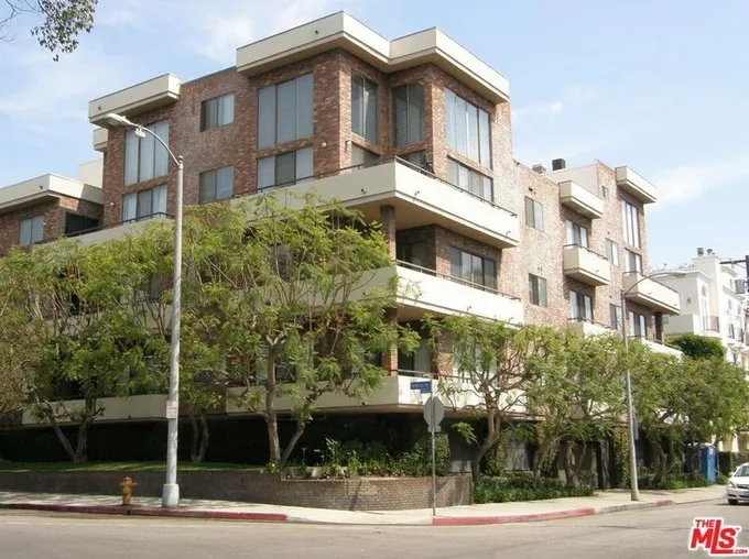 1880 Veteran Ave #208, Los Angeles, CA 90025 - MLS 24-355769 for Sale