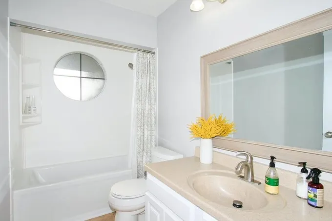 3bedroom-2bathroom Apt for Rent