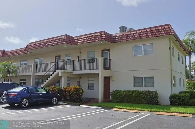 33 Abbey Ln #108, Delray Beach, FL 33446 - MLS F10419377 for Sale