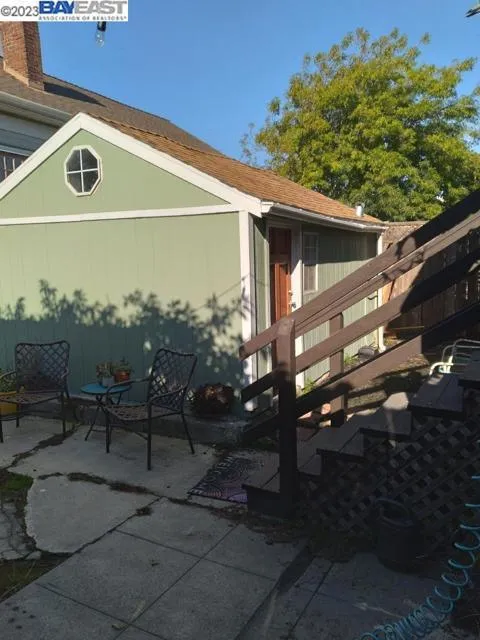 6525 Herzog St, Oakland CA 94608 for Sale